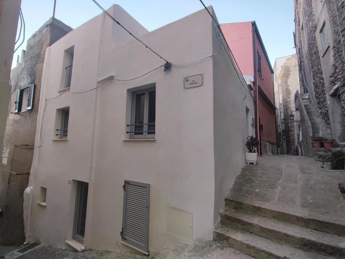 Bed and Breakfast Residenza Nel Borgo L'Appusentu Castelsardo Exterior foto