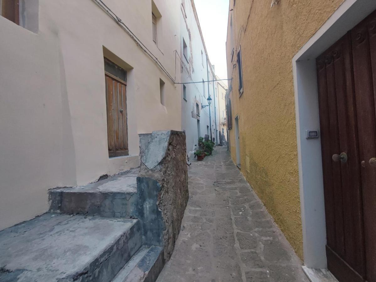 Bed and Breakfast Residenza Nel Borgo L'Appusentu Castelsardo Exterior foto