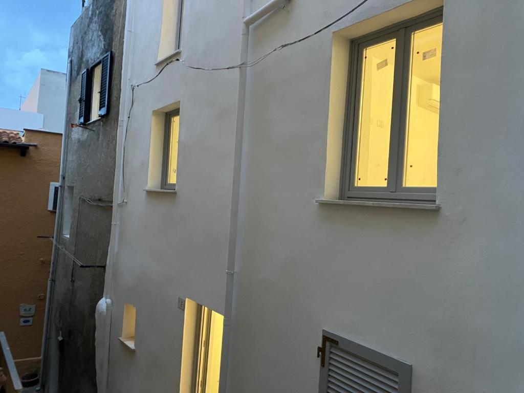 Bed and Breakfast Residenza Nel Borgo L'Appusentu Castelsardo Exterior foto